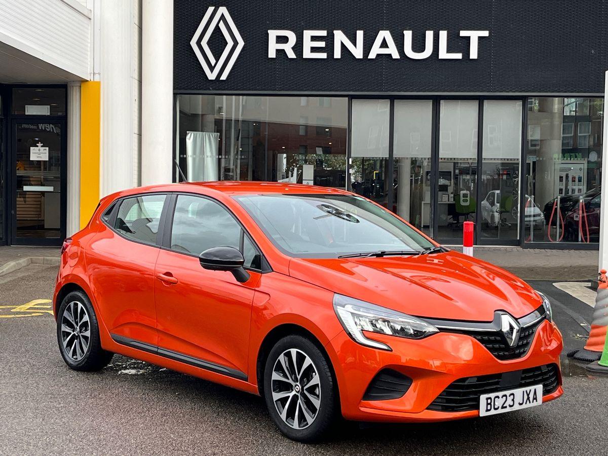 Main listing image - Renault Clio