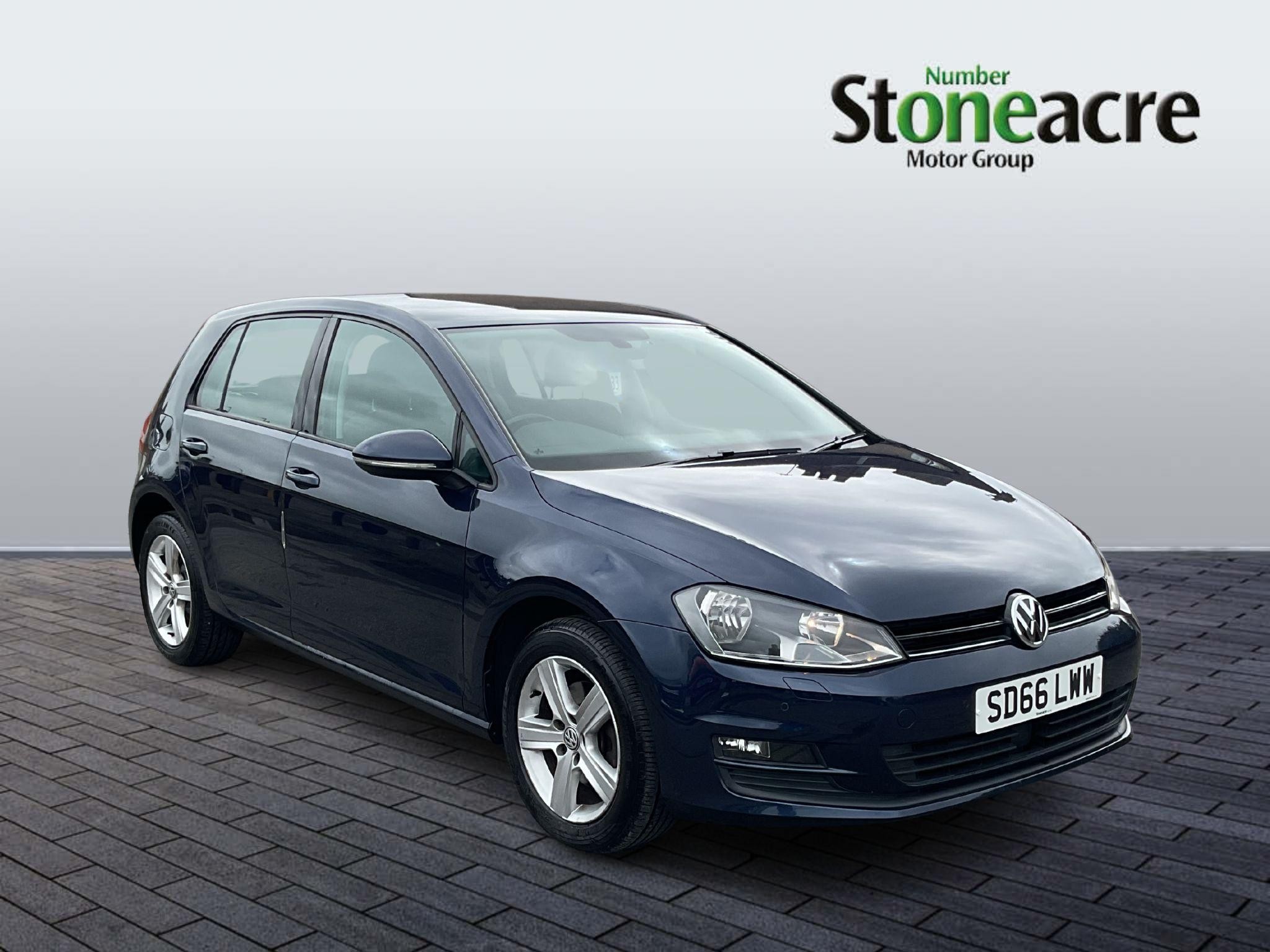 Main listing image - Volkswagen Golf