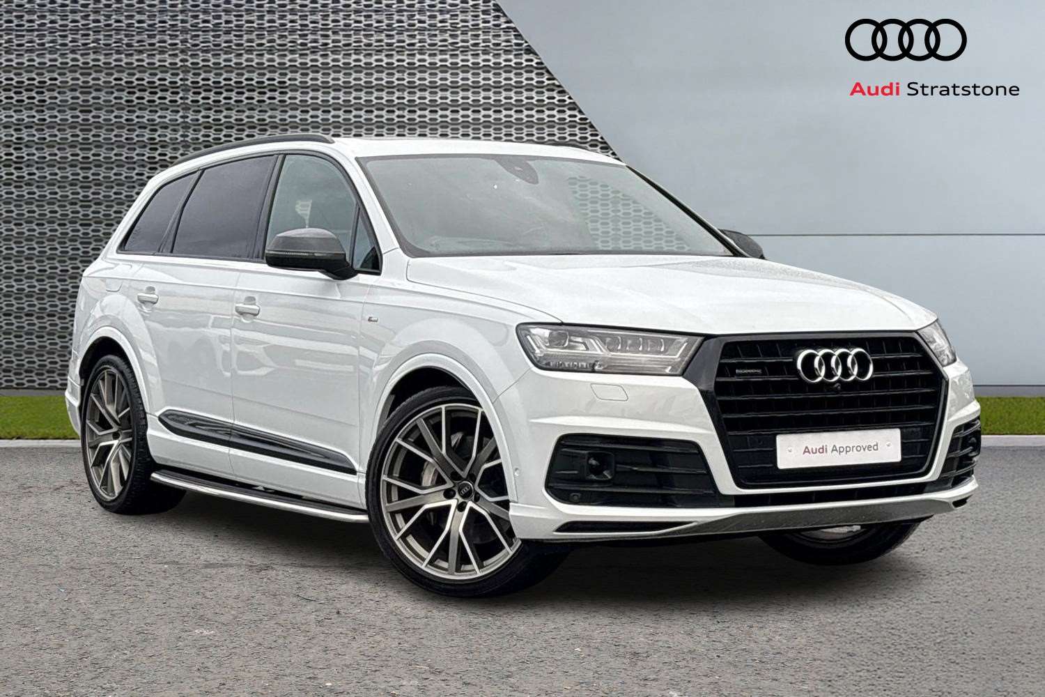 Main listing image - Audi Q7