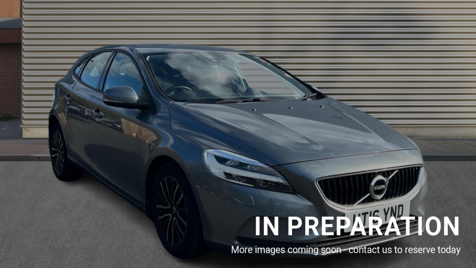 Main listing image - Volvo V40