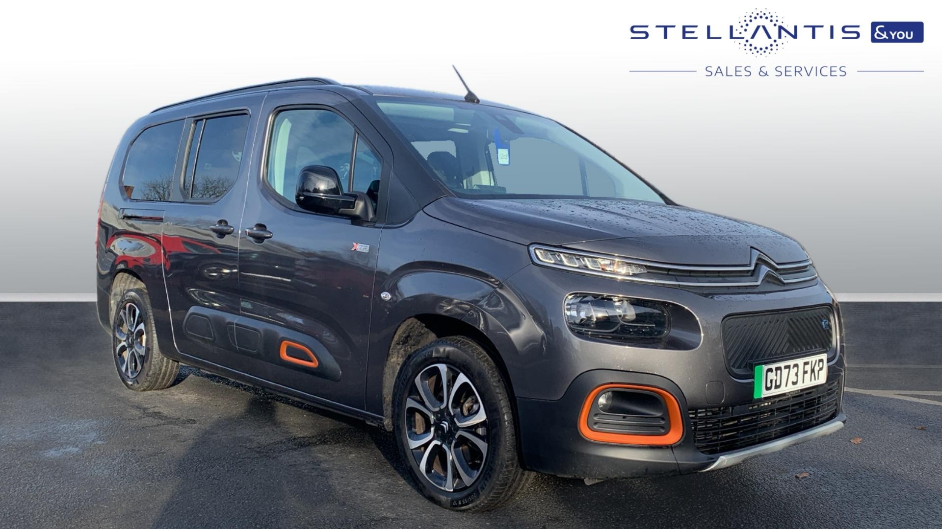 Main listing image - Citroen e-Berlingo