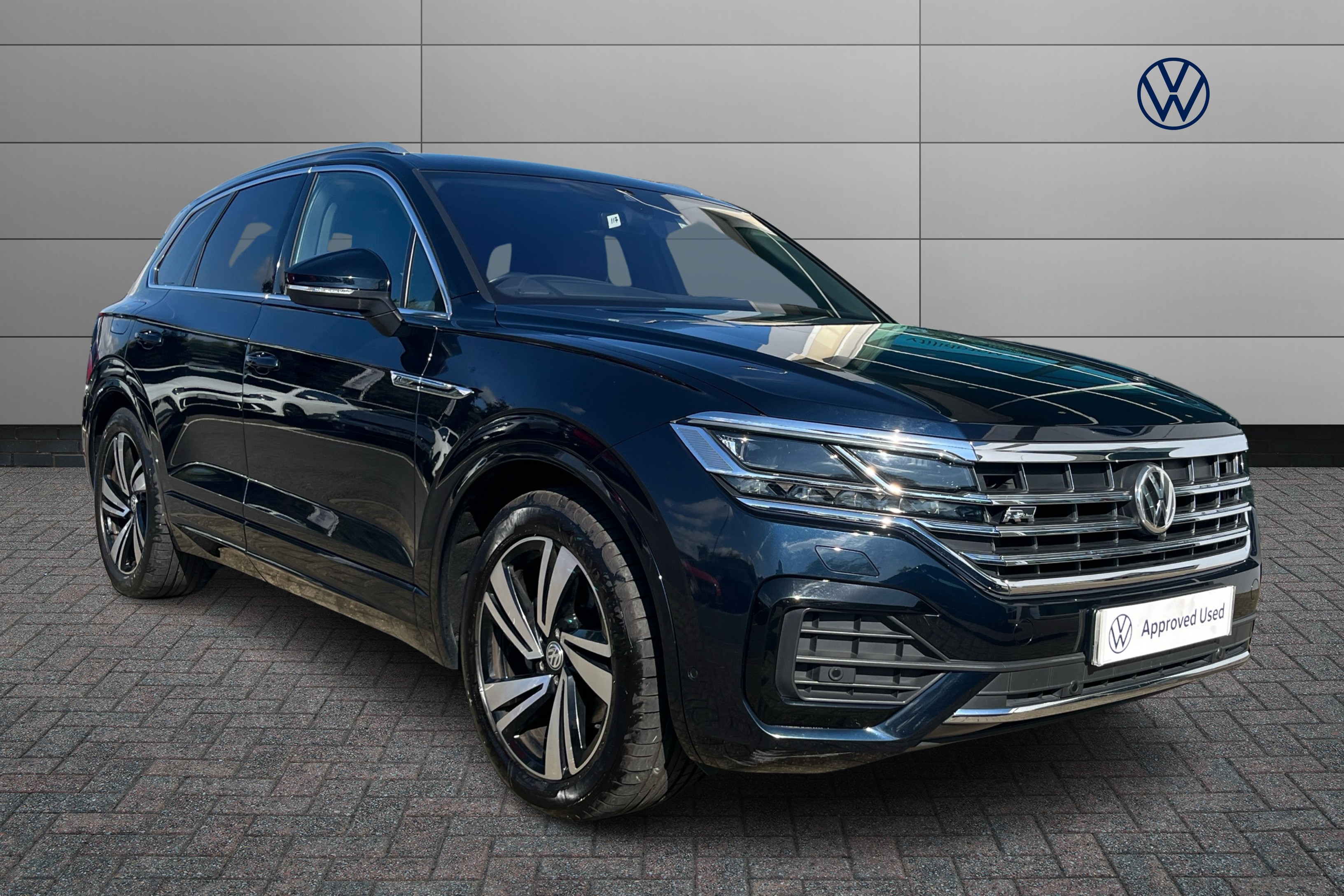 Main listing image - Volkswagen Touareg