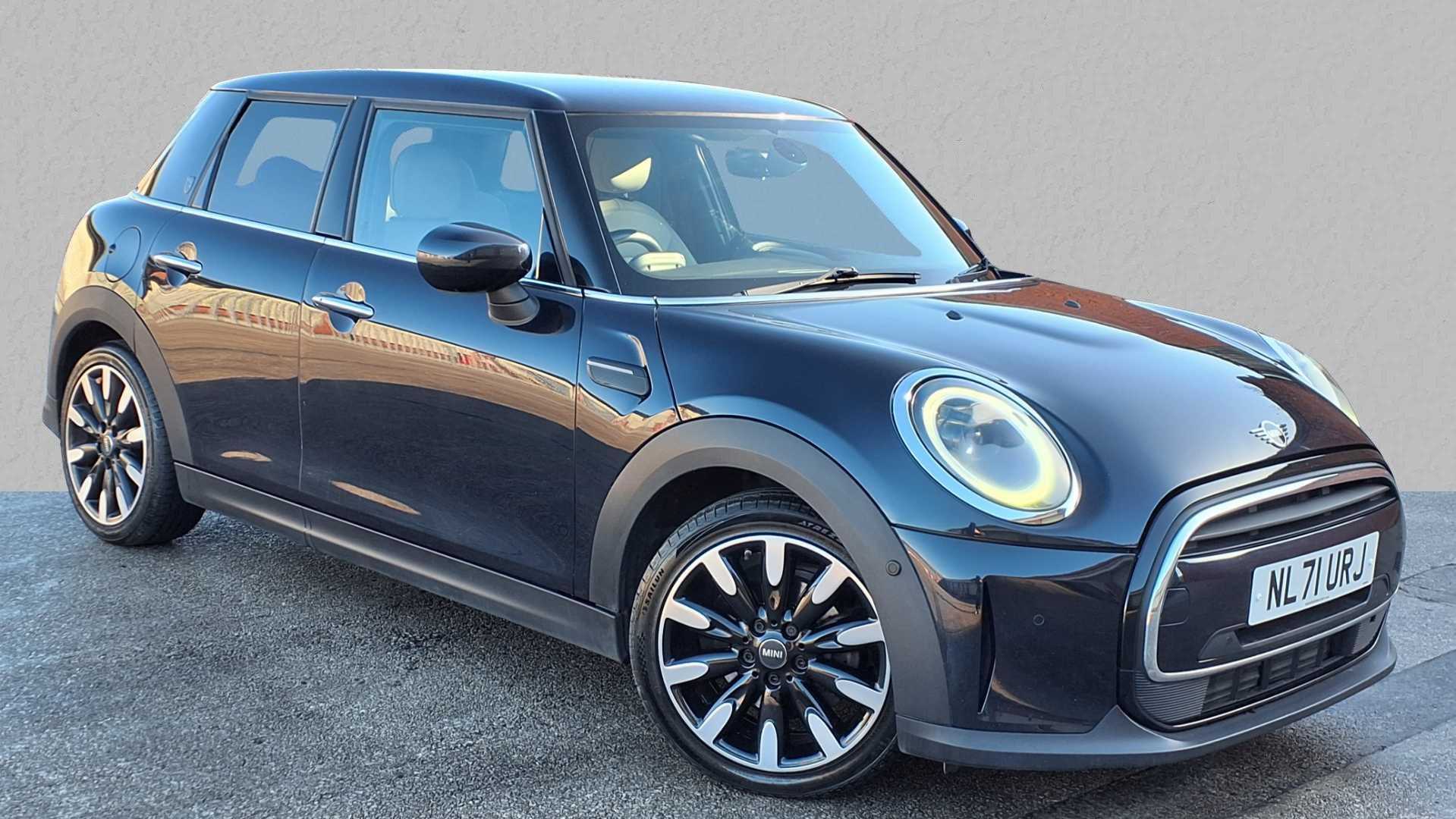 Main listing image - MINI Hatchback 5dr