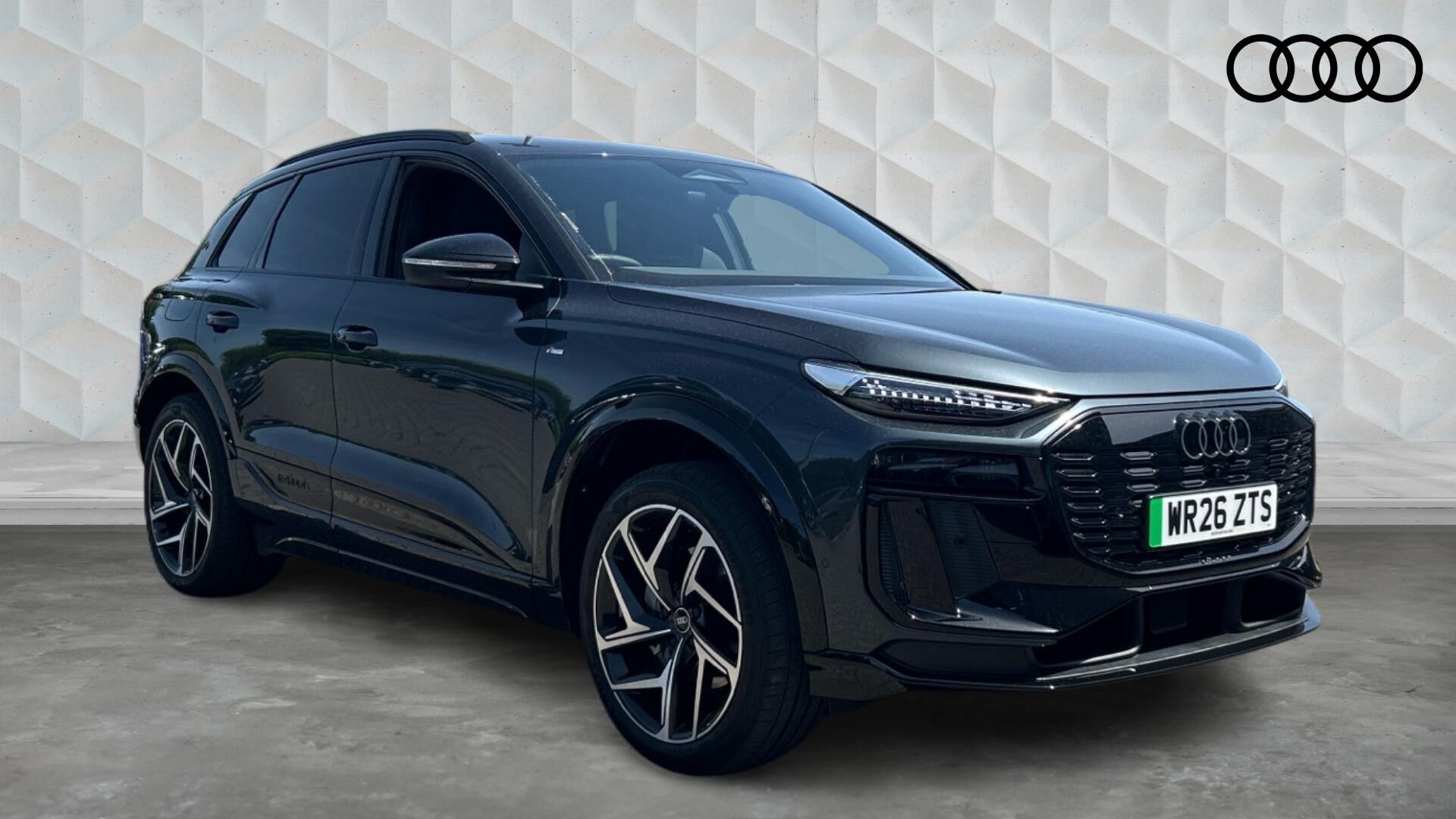 Main listing image - Audi Q6