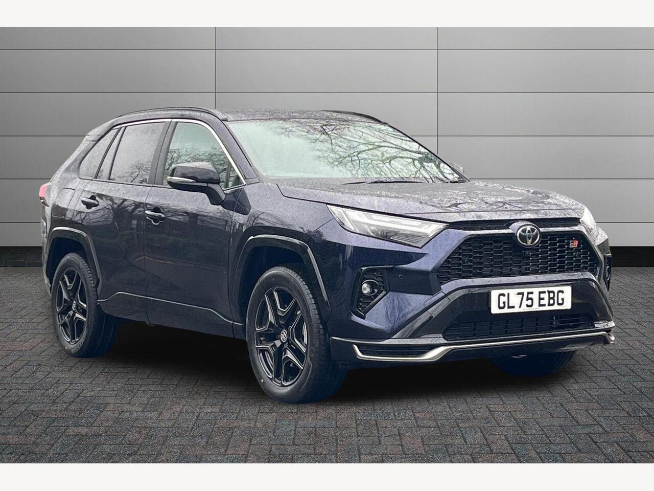 Main listing image - Toyota RAV4