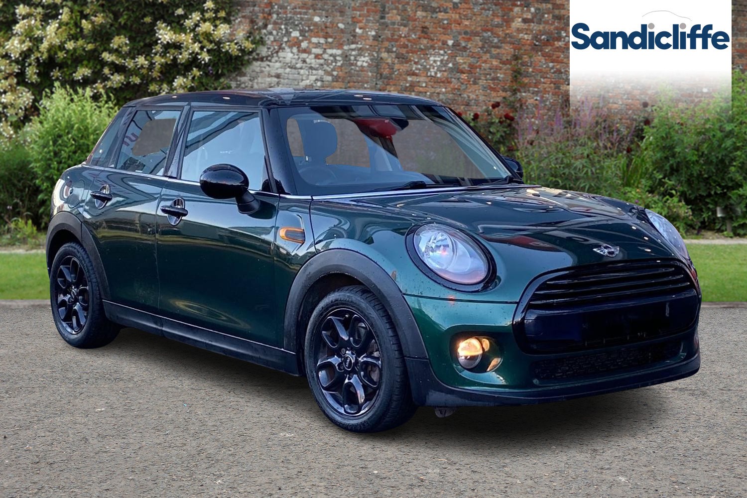 Main listing image - MINI Hatchback 5dr