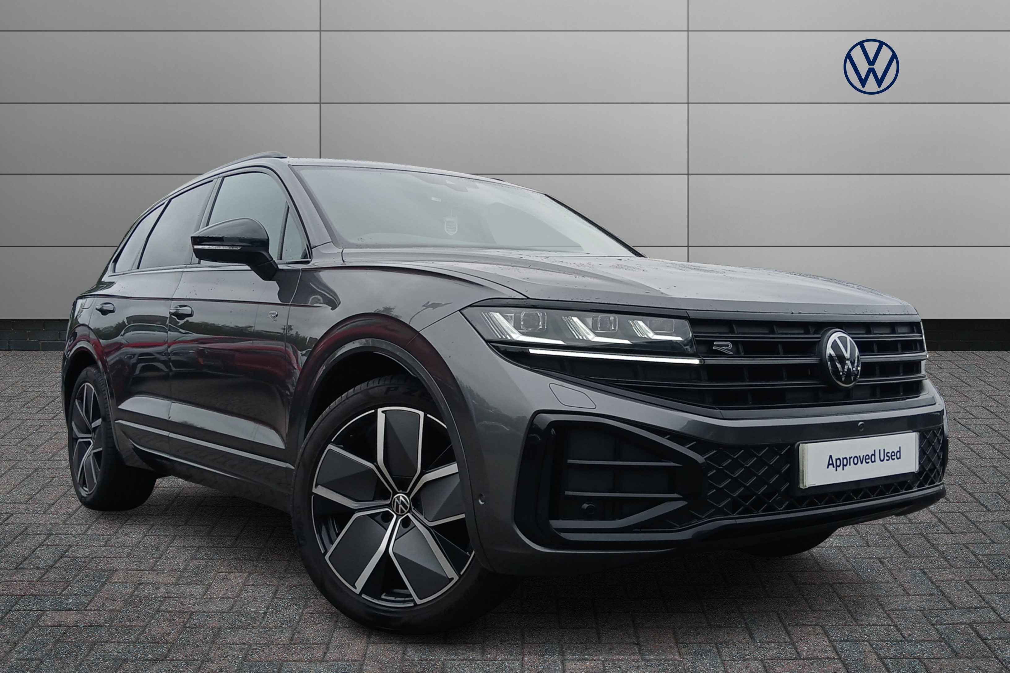 Main listing image - Volkswagen Touareg