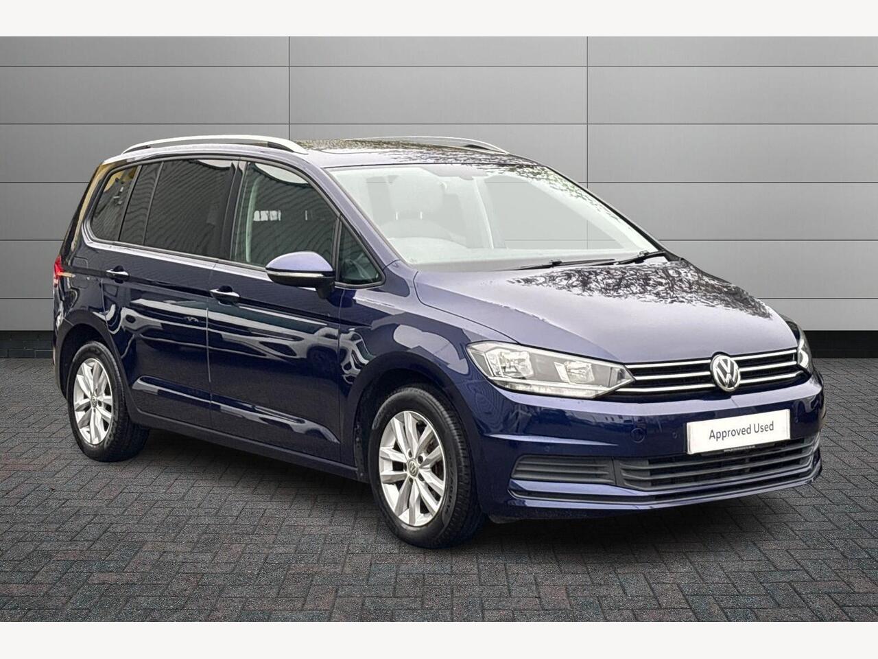 Main listing image - Volkswagen Touran