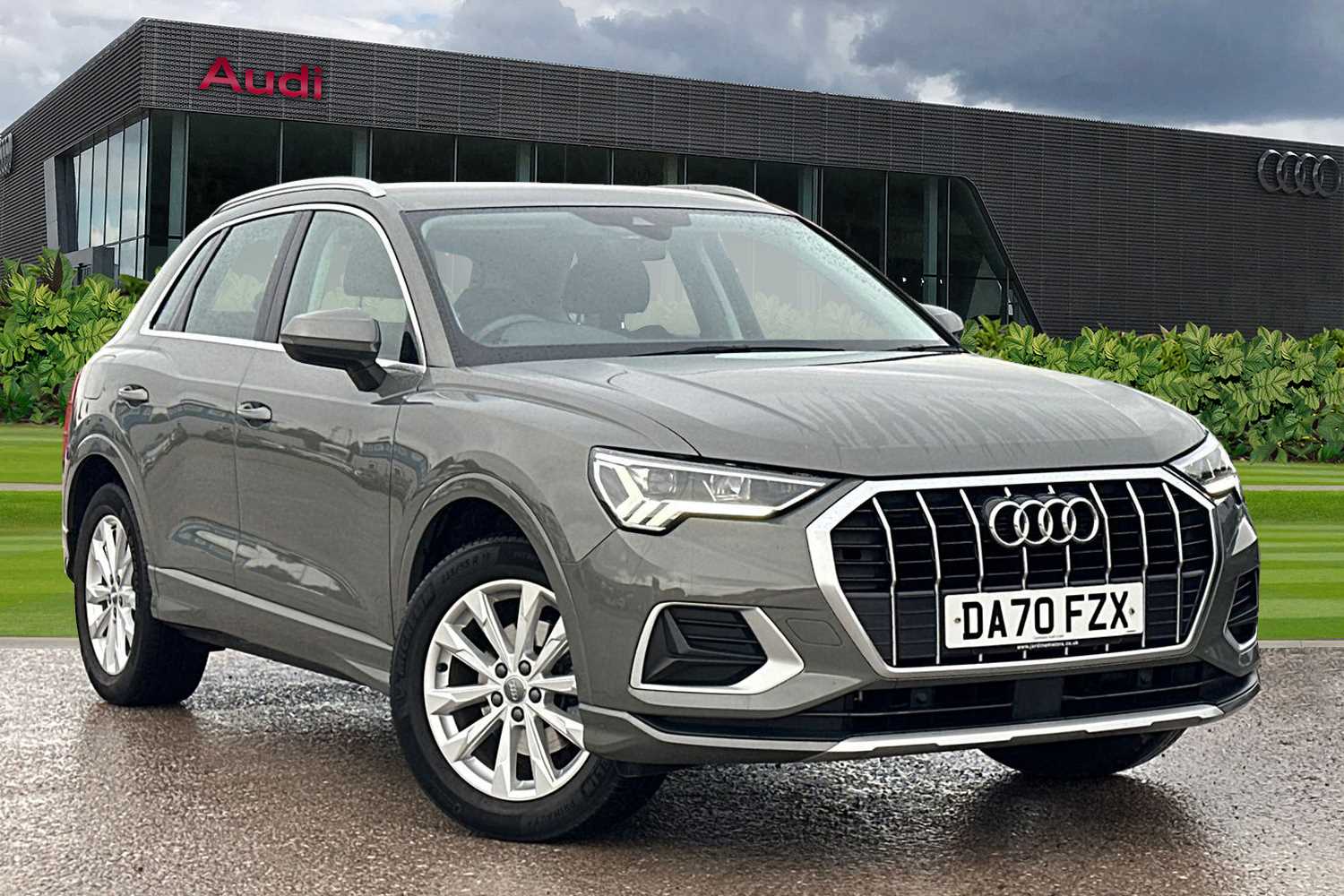 Main listing image - Audi Q3