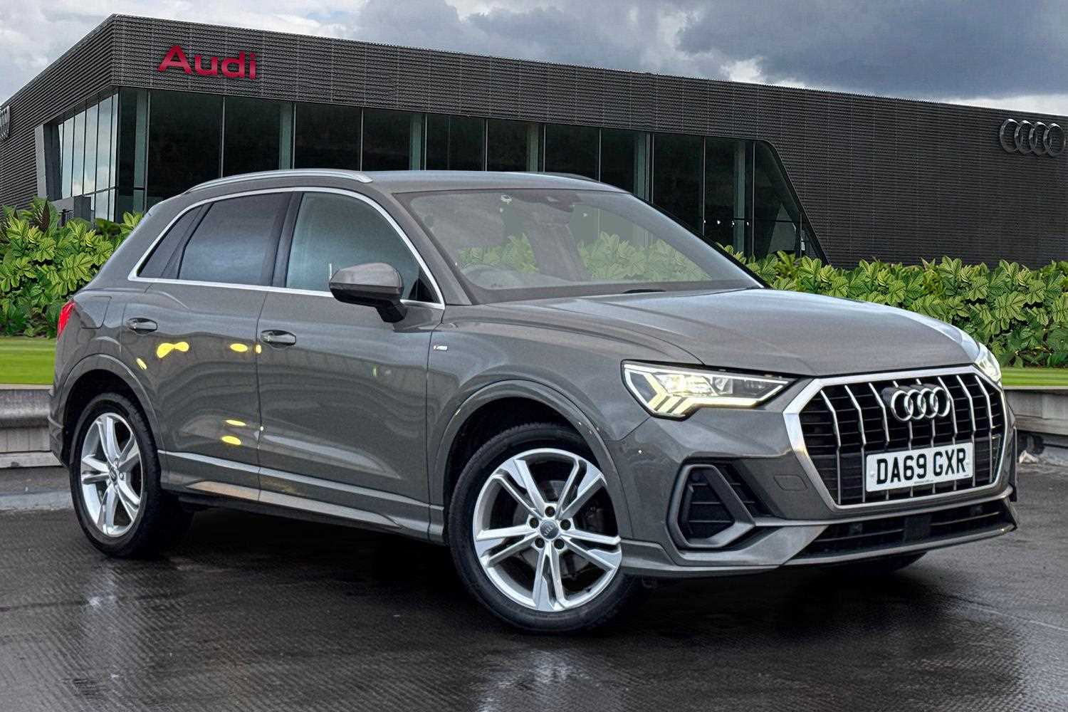 Main listing image - Audi Q3