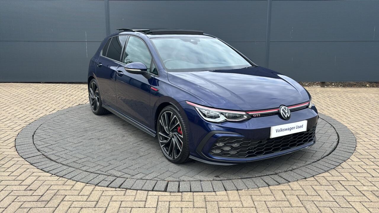 Main listing image - Volkswagen Golf