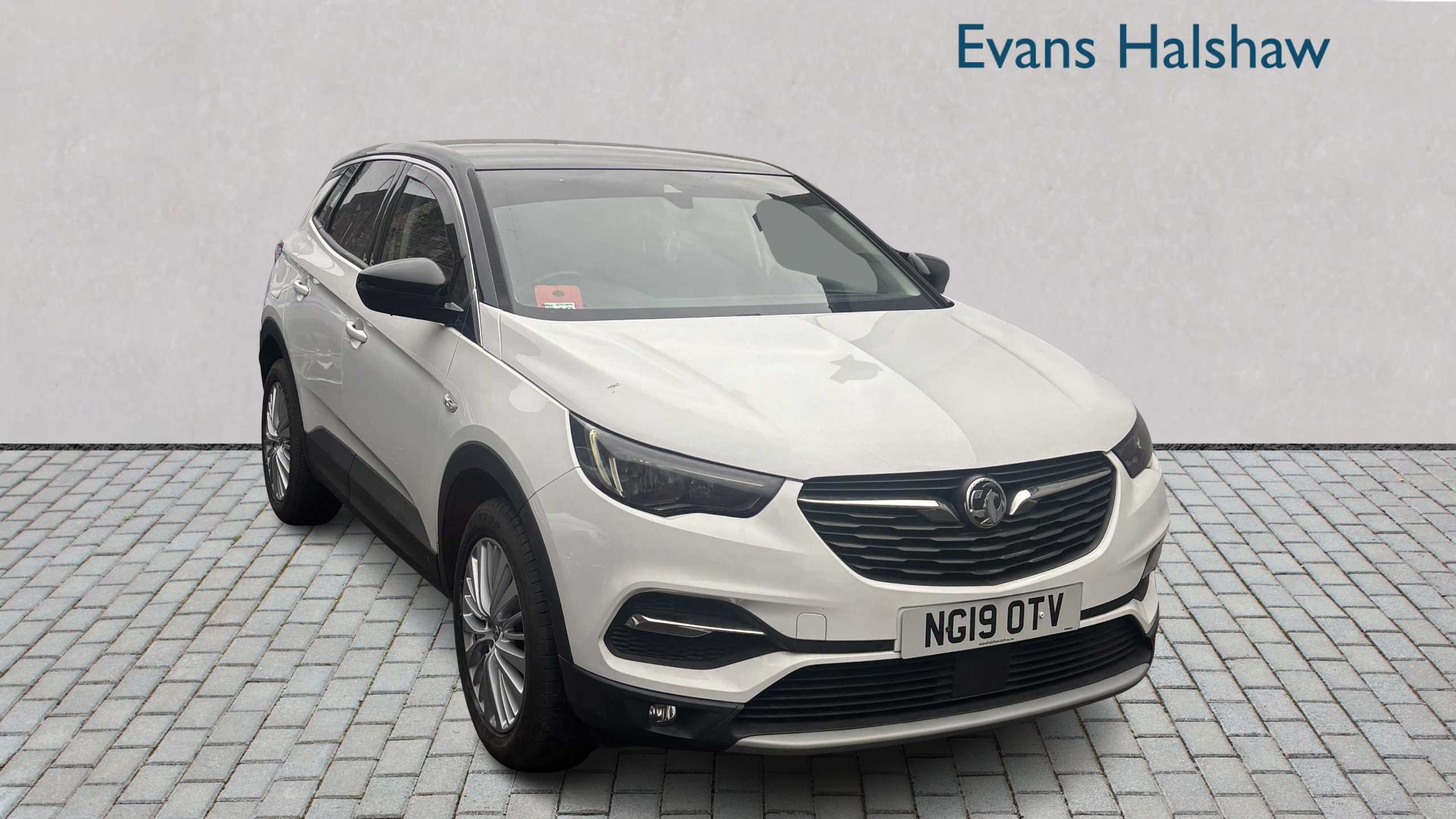 Main listing image - Vauxhall Grandland X