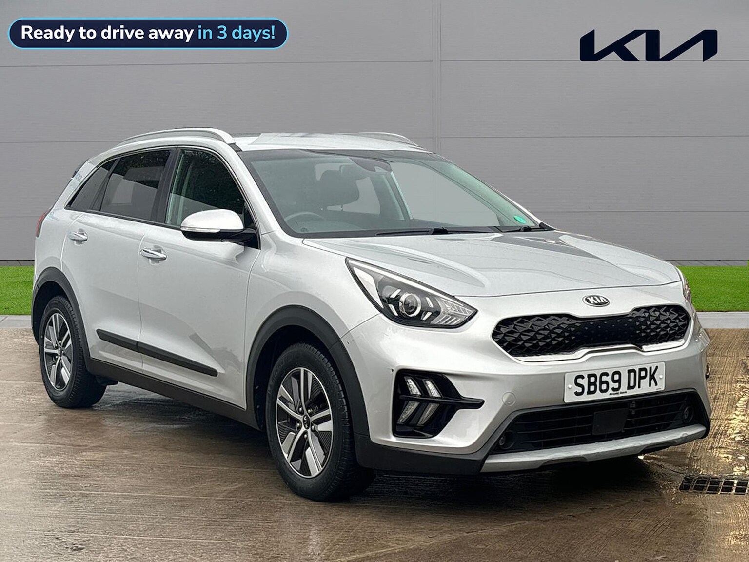 Main listing image - Kia Niro