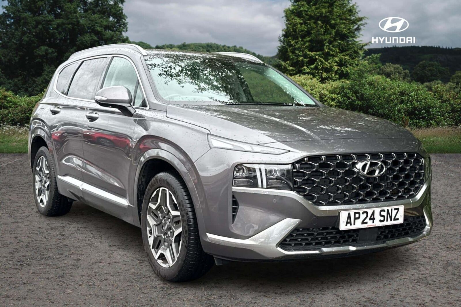 Main listing image - Hyundai Santa Fe