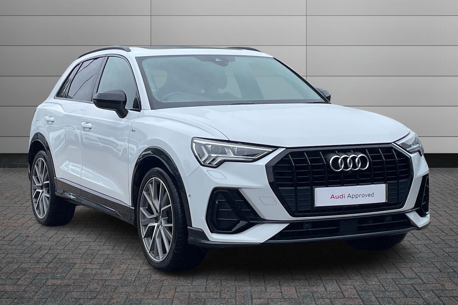 Main listing image - Audi Q3