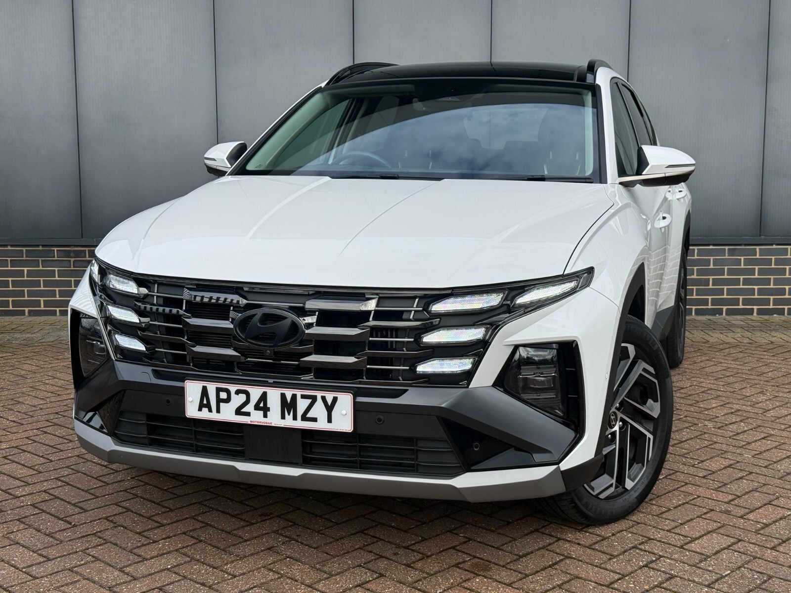 Main listing image - Hyundai Tucson