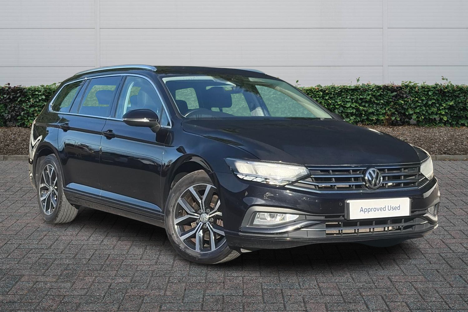 Main listing image - Volkswagen Passat
