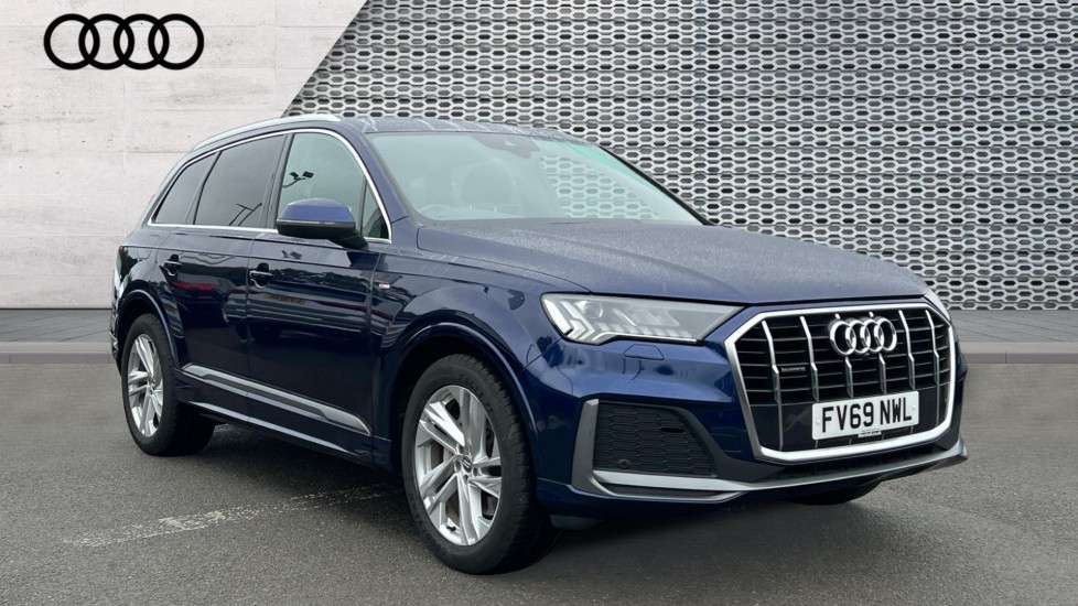 Main listing image - Audi Q7