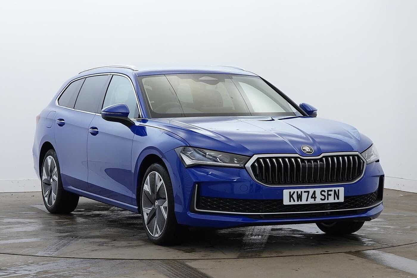Main listing image - Skoda Superb Estate