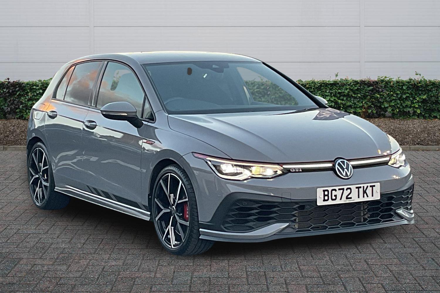 Main listing image - Volkswagen Golf