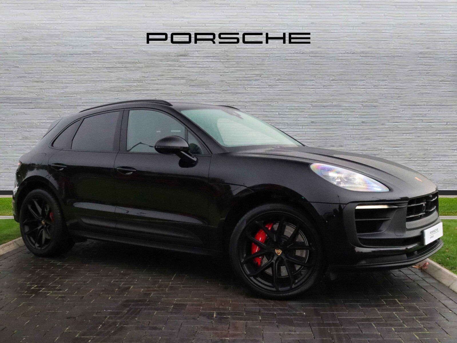 Main listing image - Porsche Macan