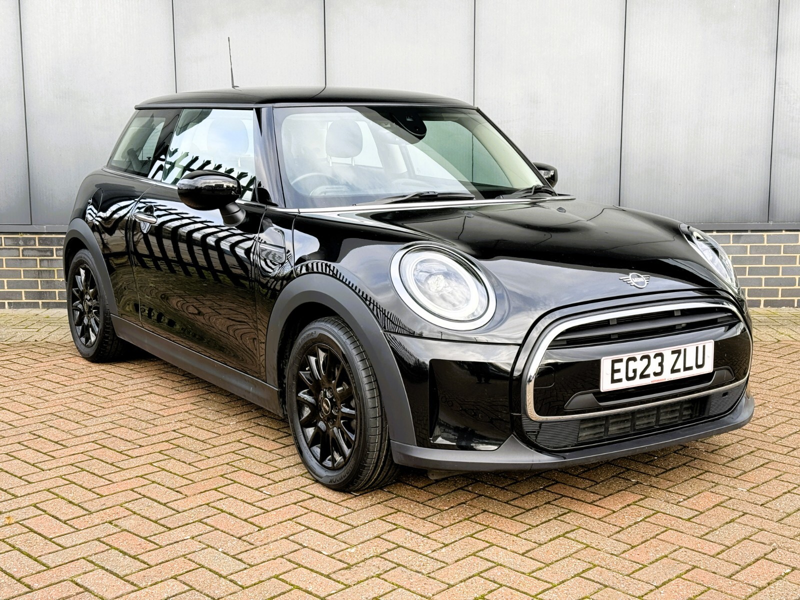 Main listing image - MINI Hatchback