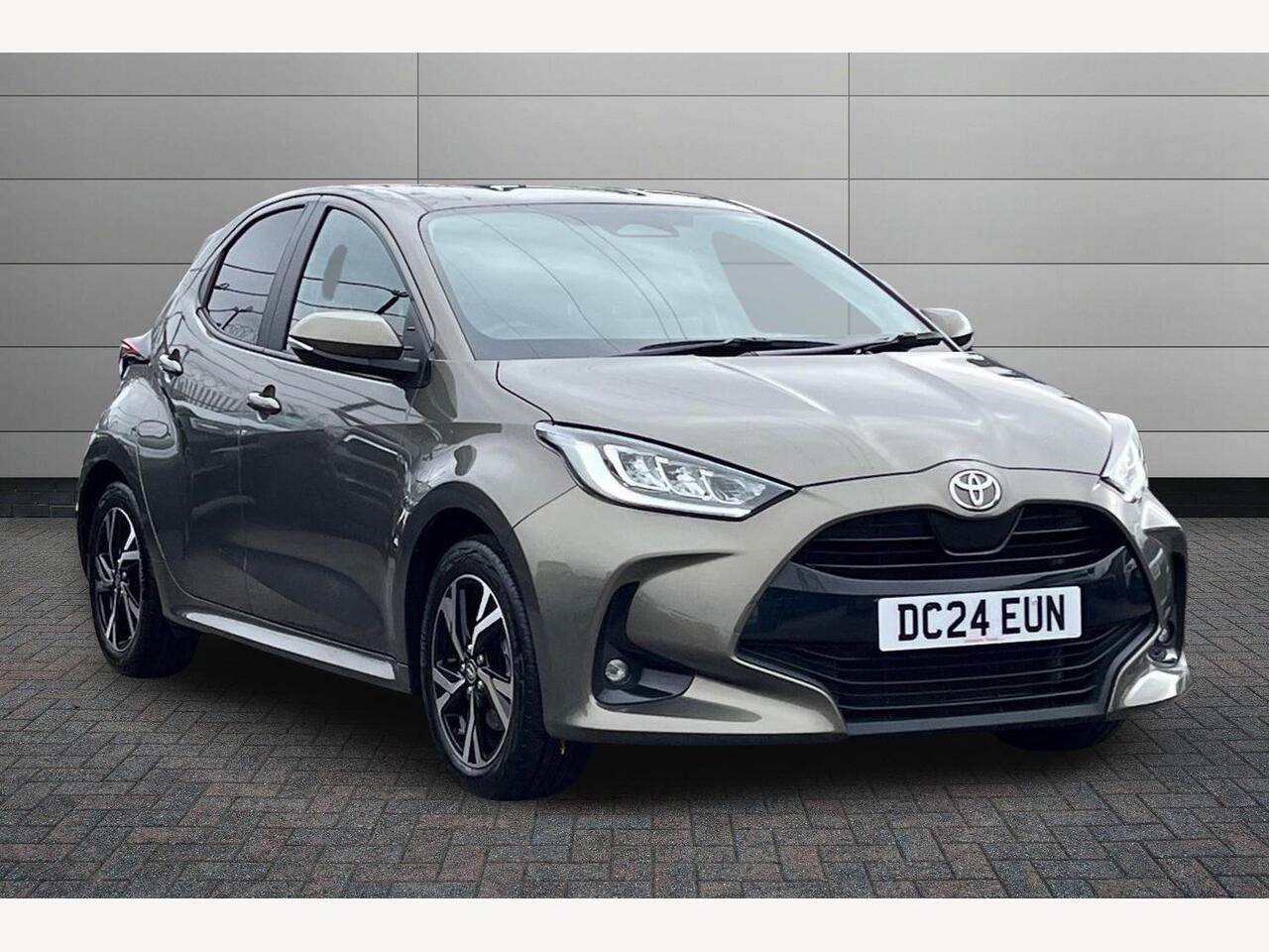 Main listing image - Toyota Yaris