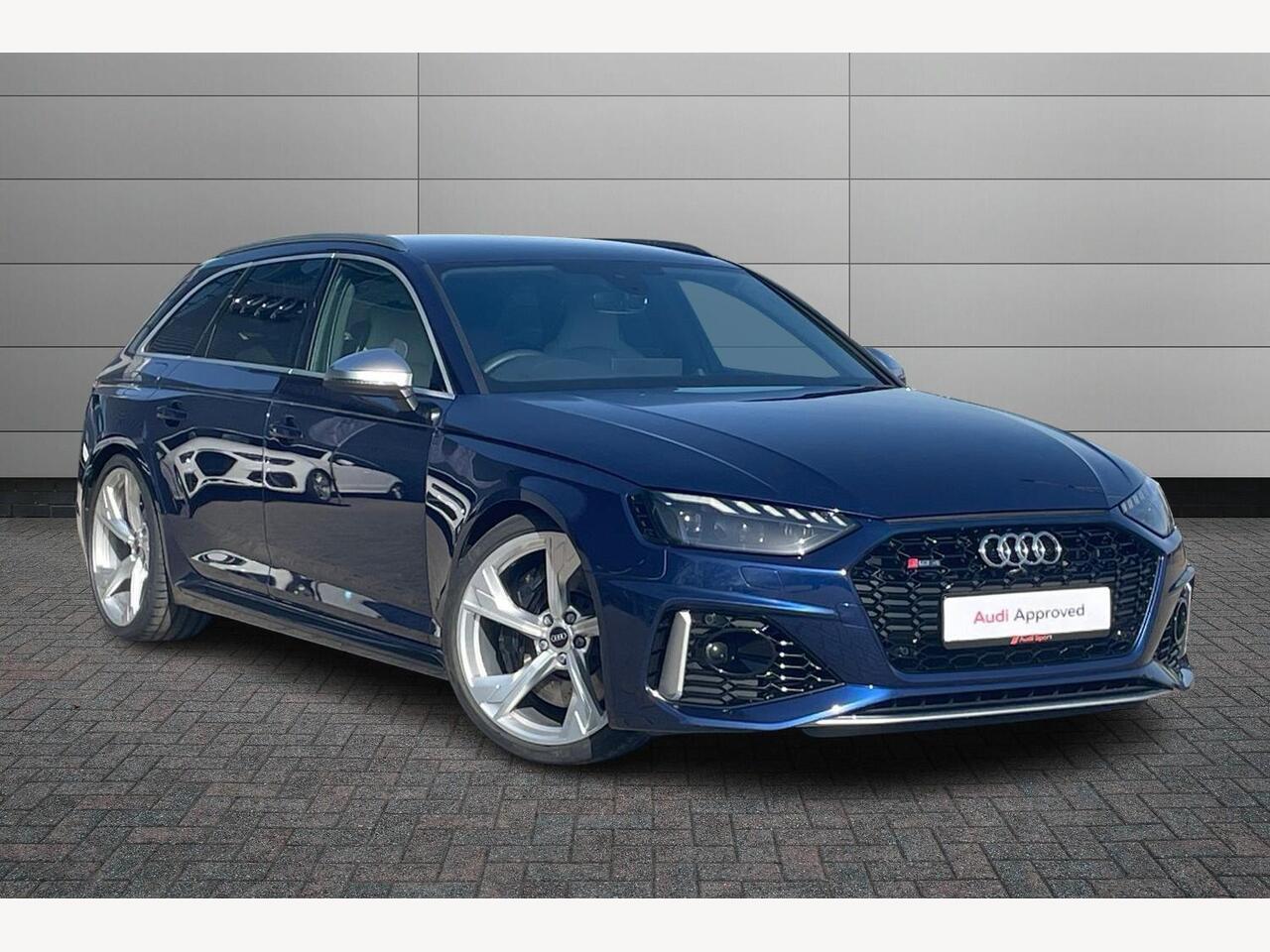 Main listing image - Audi RS4