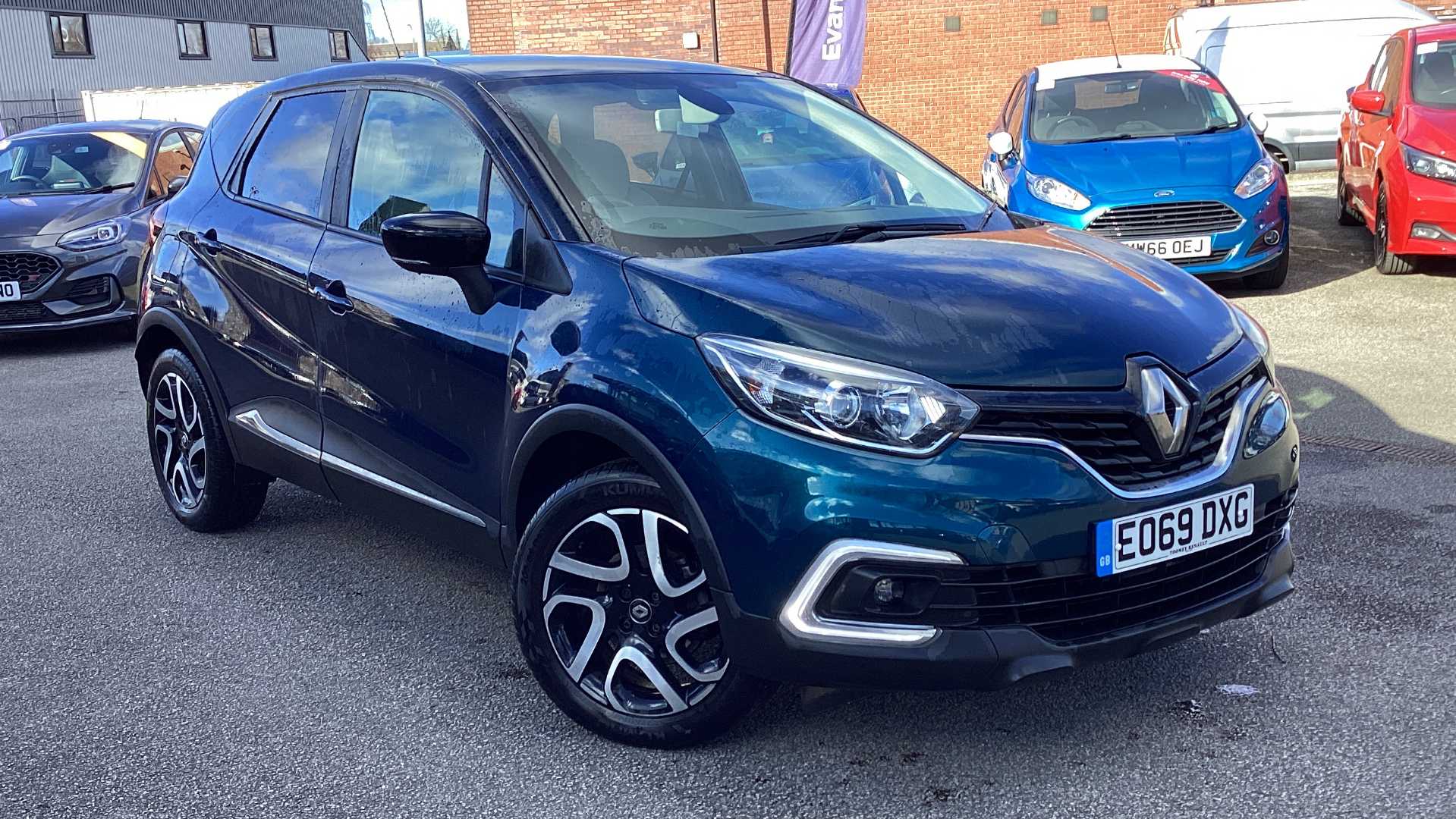 Main listing image - Renault Captur