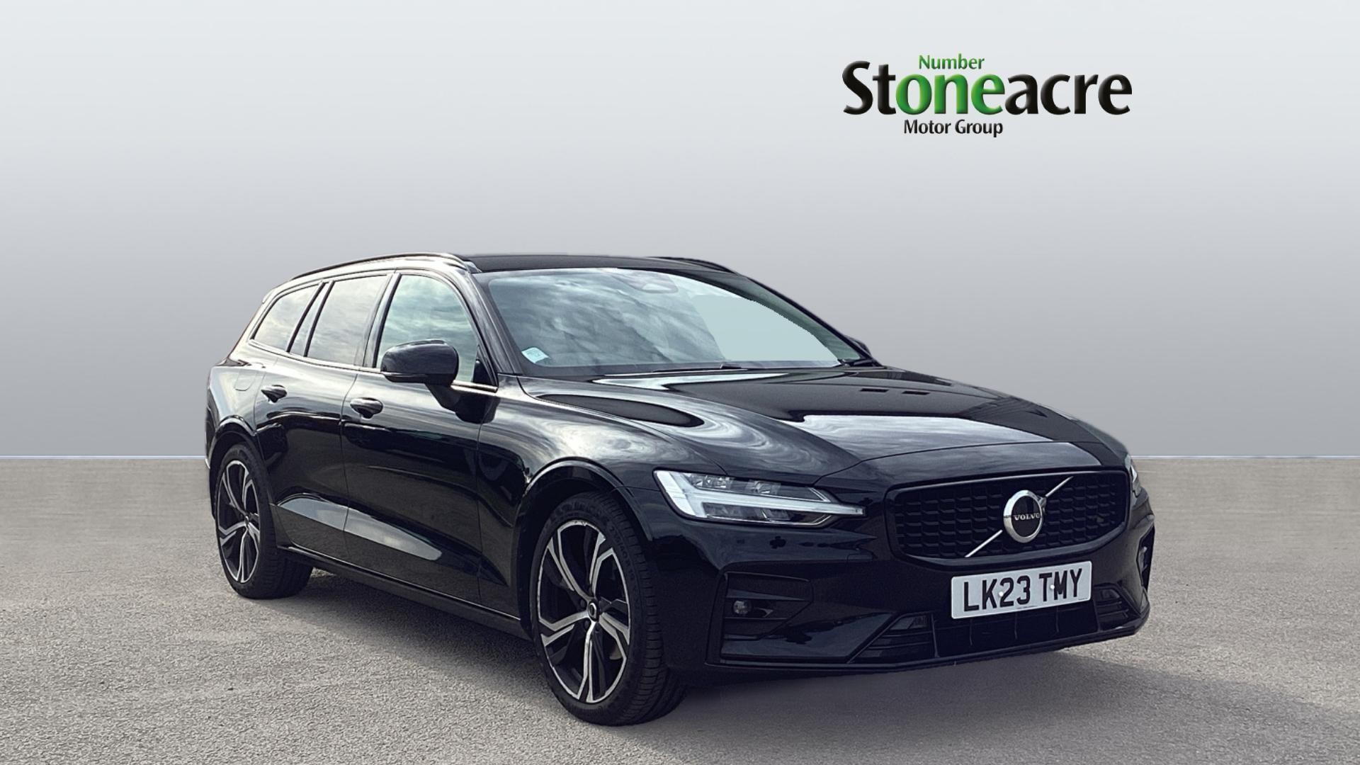 Main listing image - Volvo V60