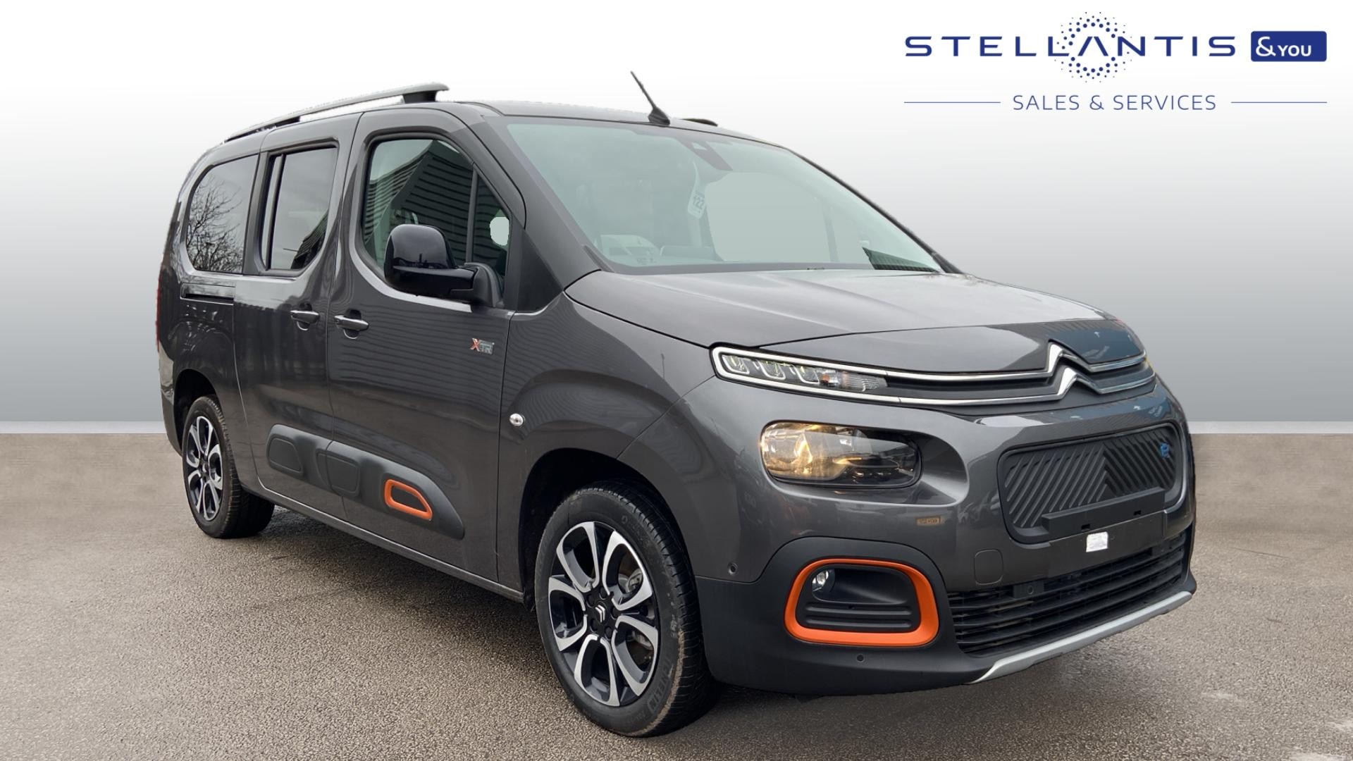 Main listing image - Citroen e-Berlingo