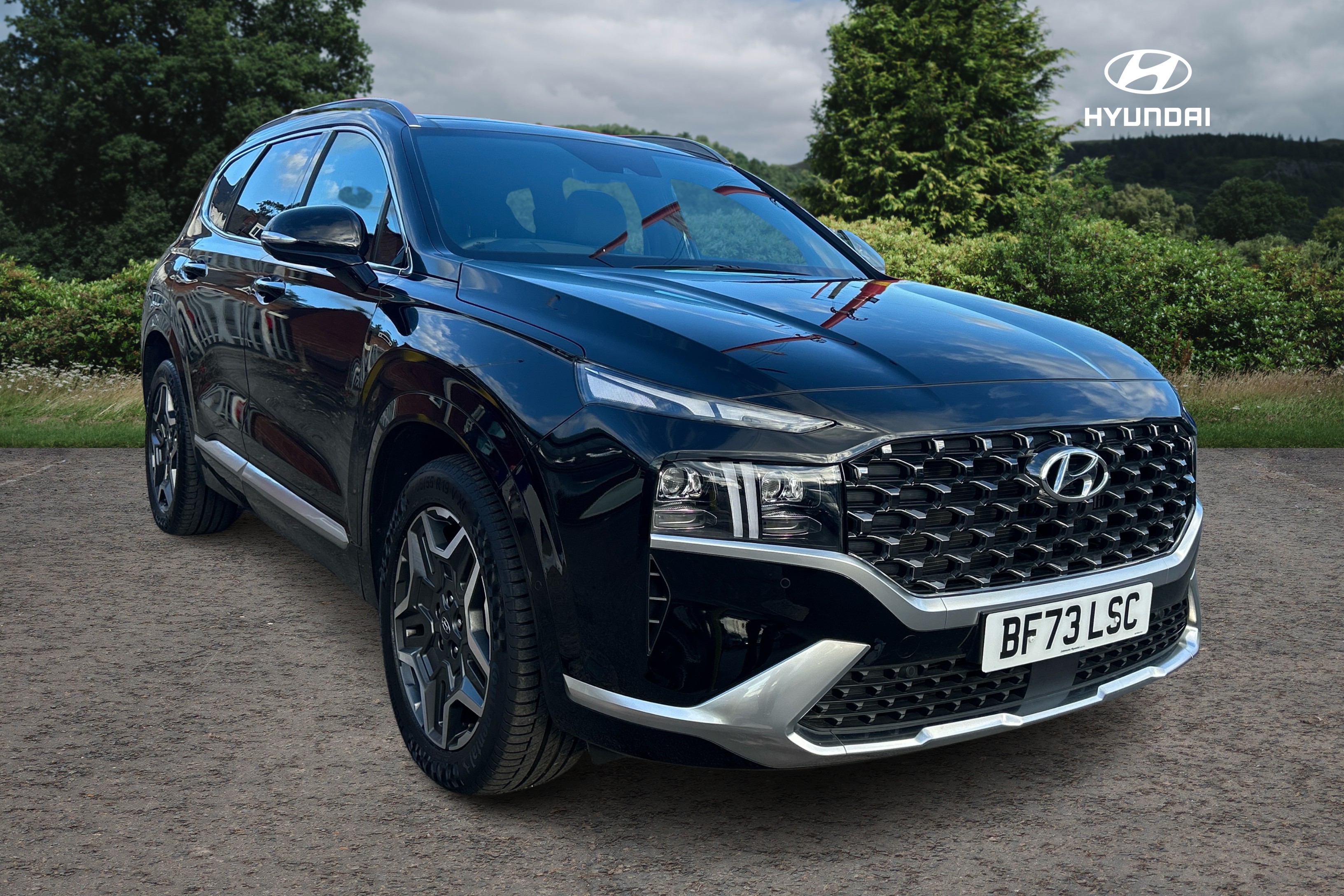 Main listing image - Hyundai Santa Fe