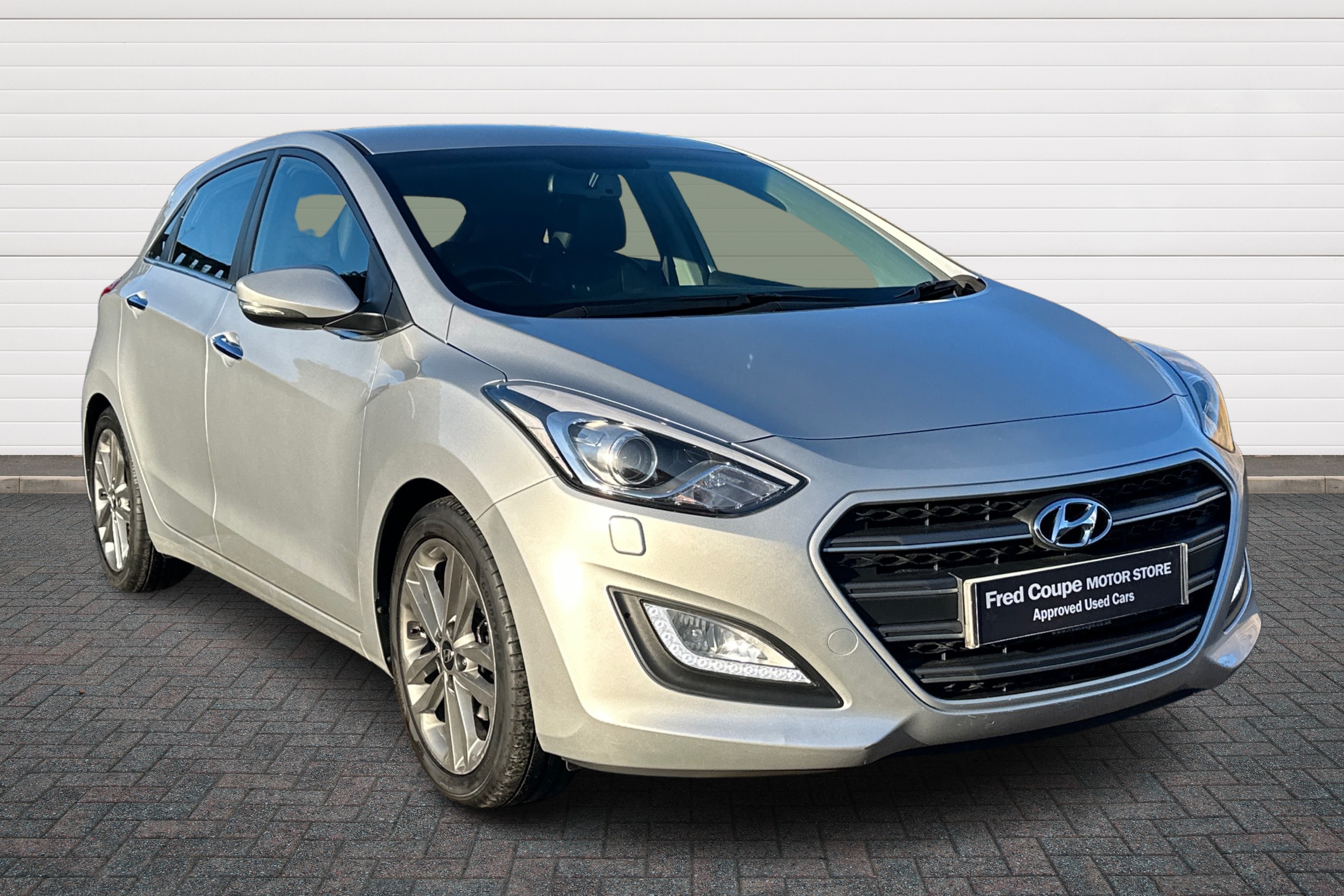 Main listing image - Hyundai i30