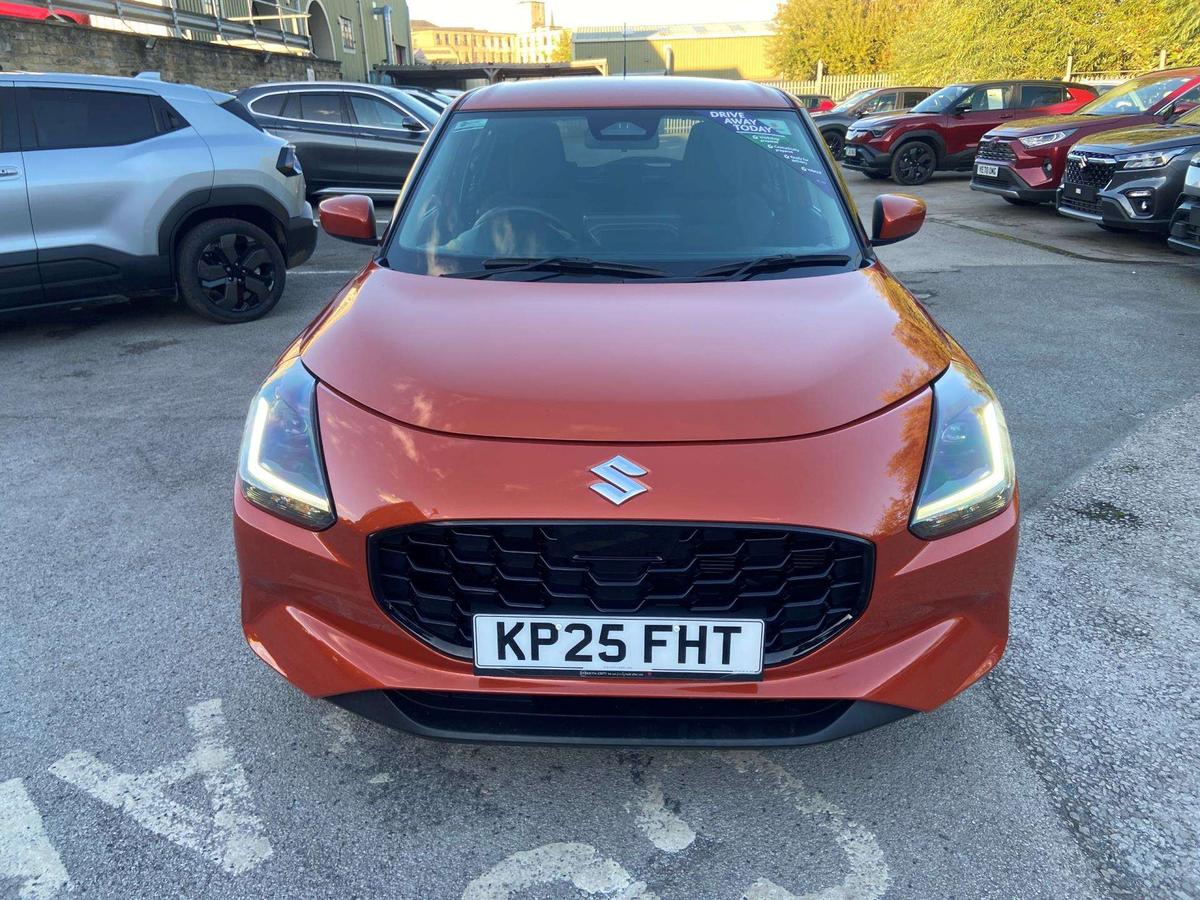 Main listing image - Suzuki Swift