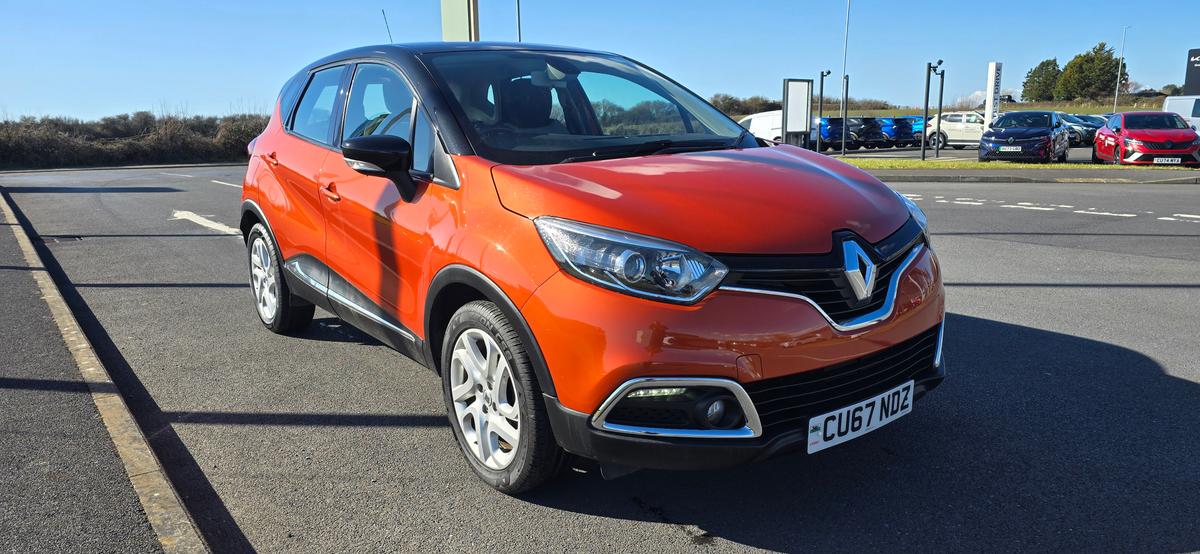 Main listing image - Renault Captur