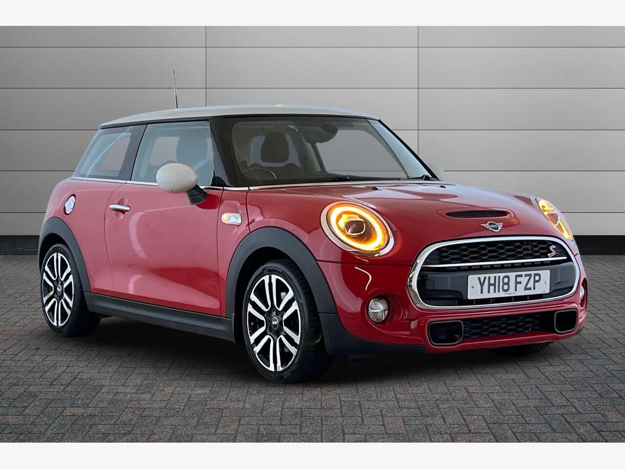 Main listing image - MINI Hatchback