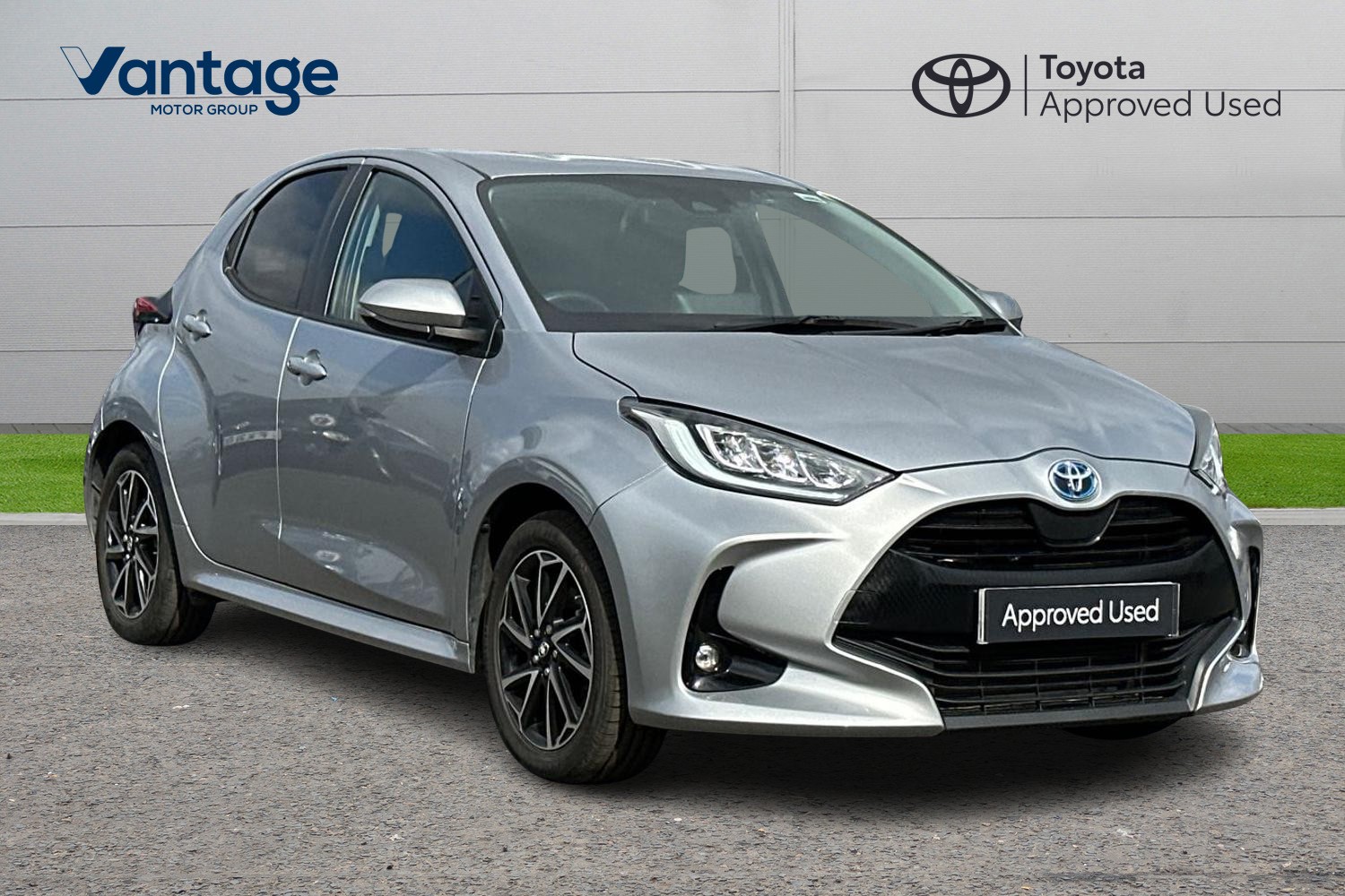 Main listing image - Toyota Yaris