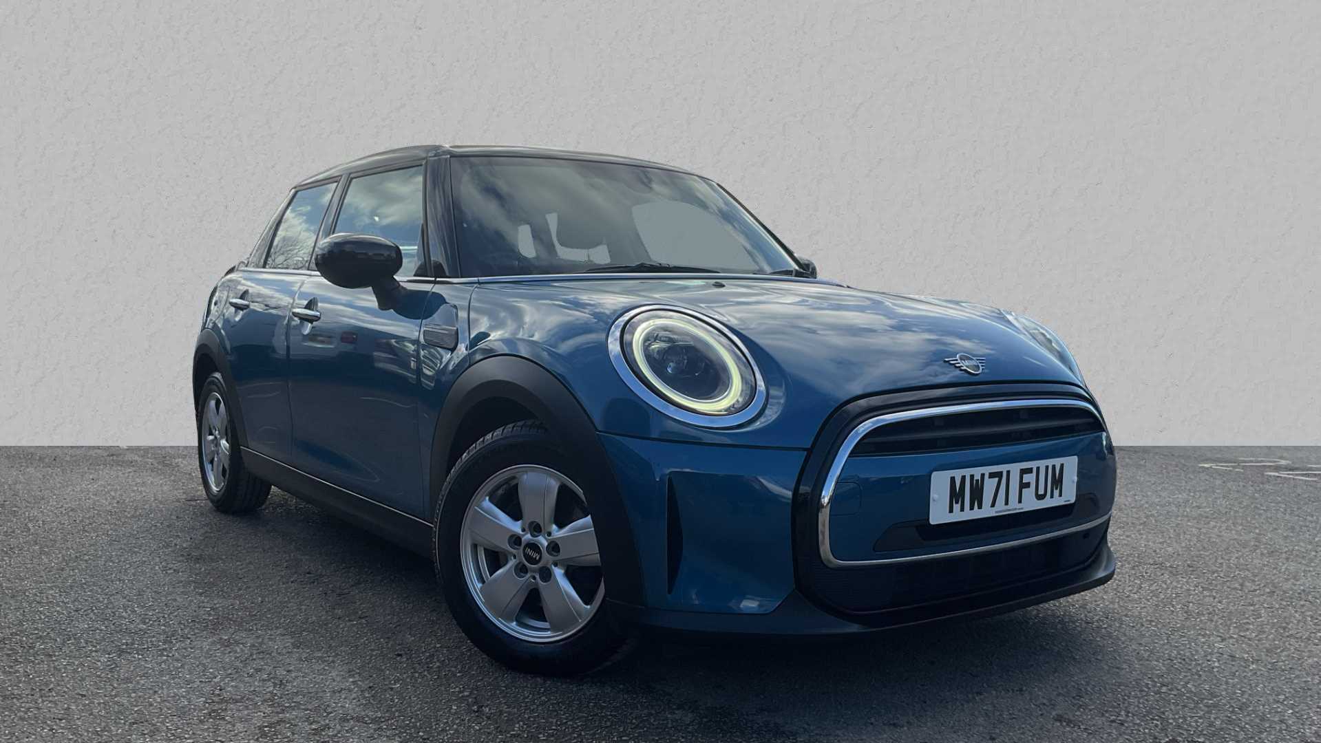 Main listing image - MINI Hatchback 5dr