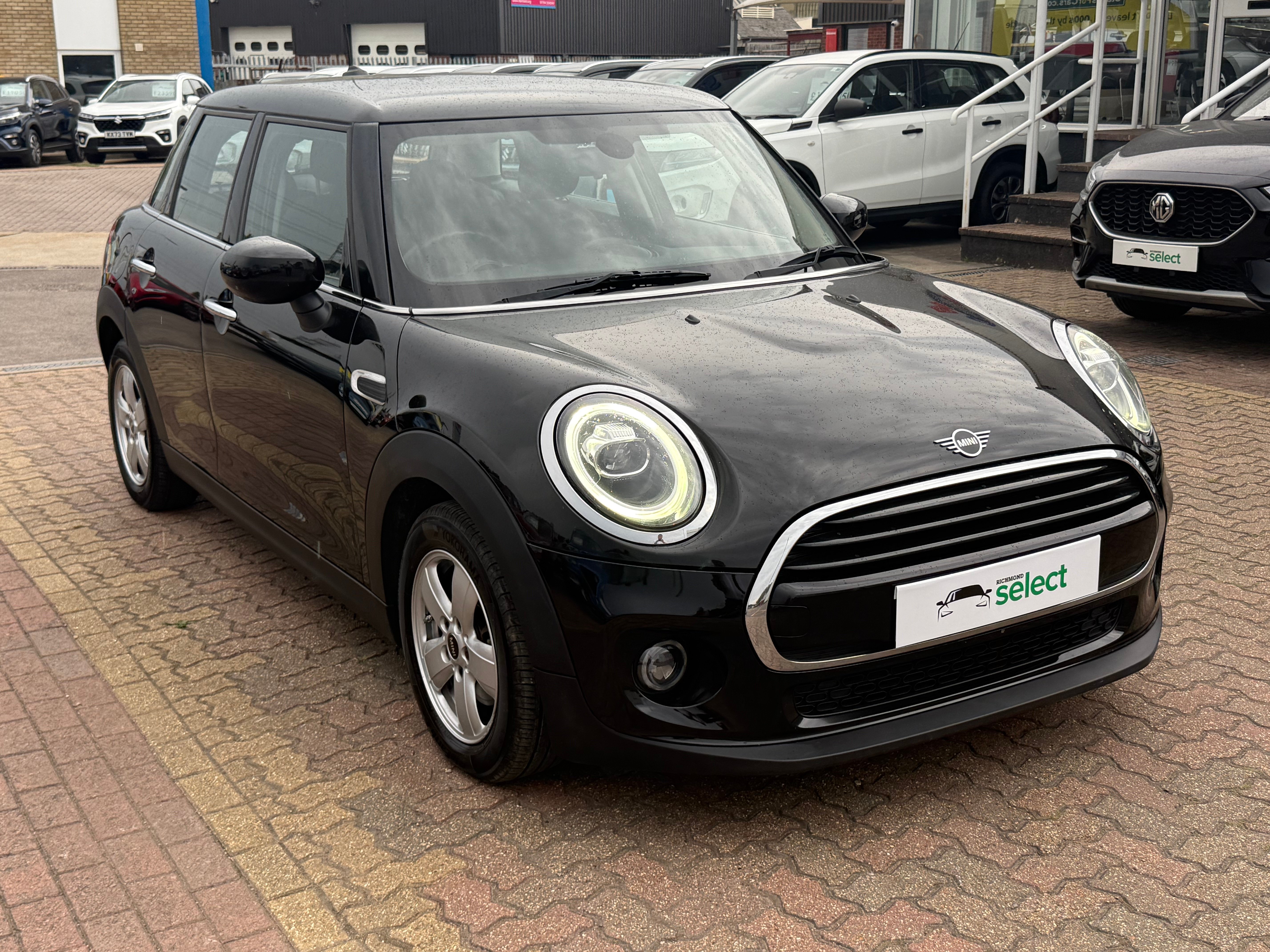 Main listing image - MINI Hatchback 5dr