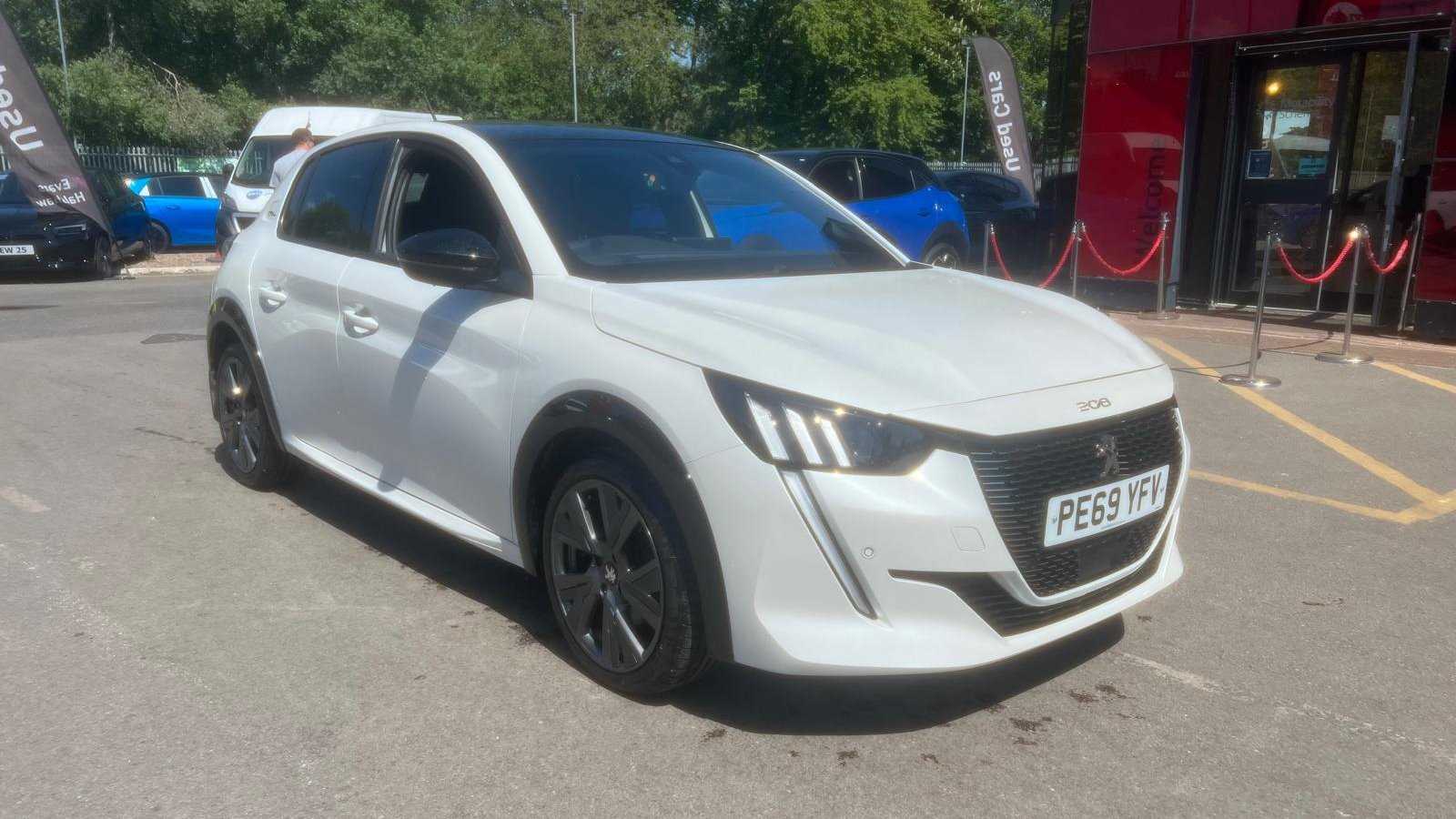 Main listing image - Peugeot 208