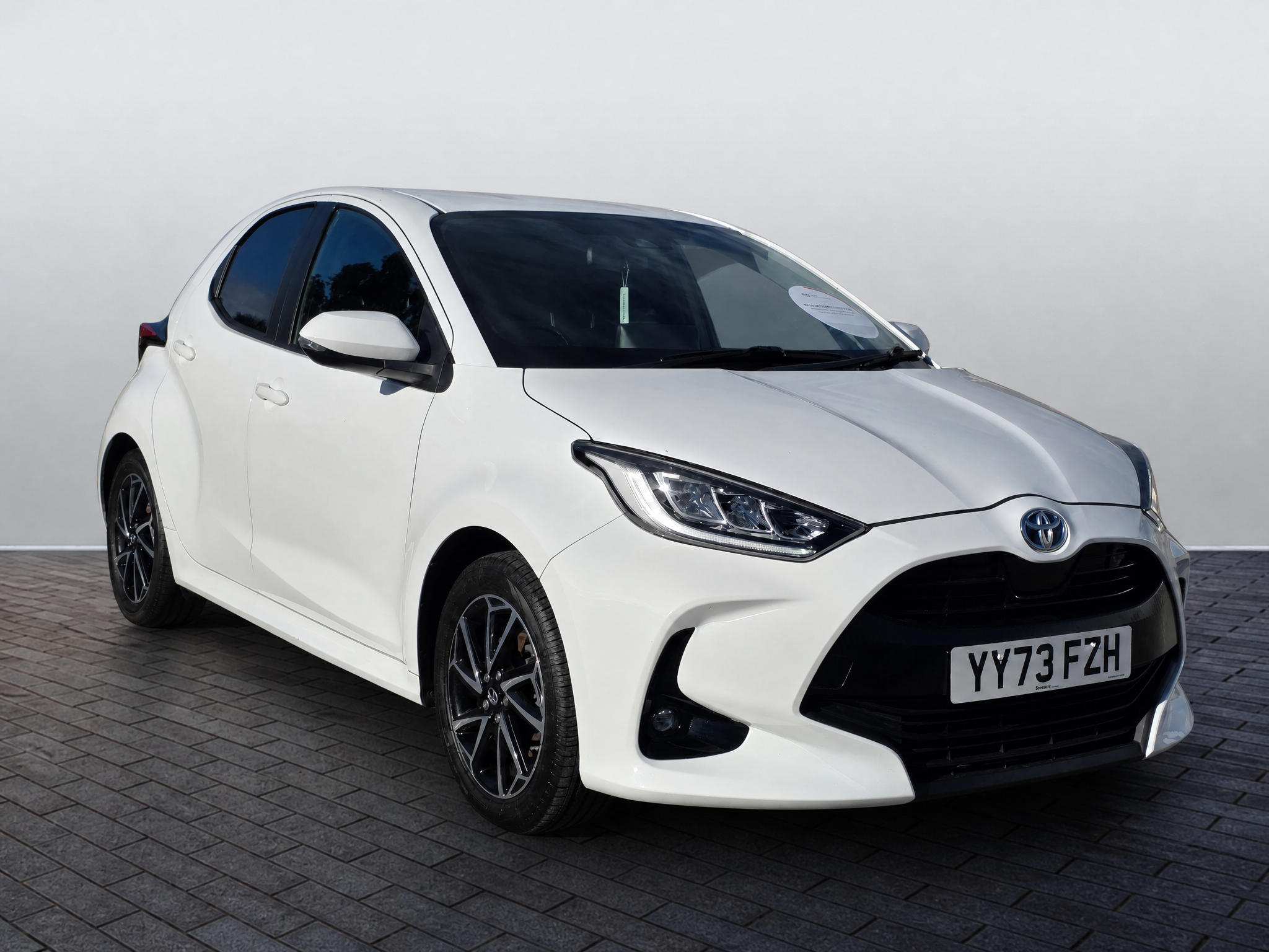 Main listing image - Toyota Yaris