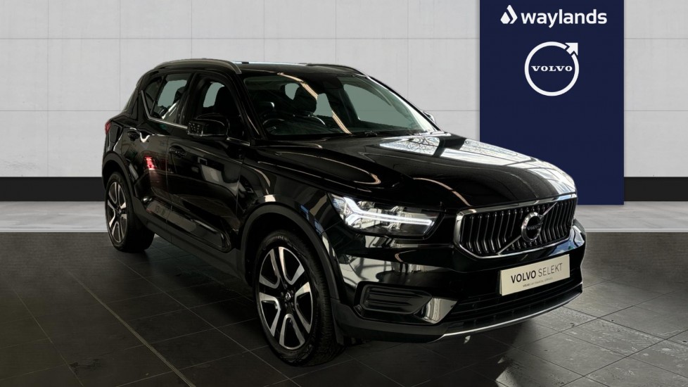 Main listing image - Volvo XC40 Recharge