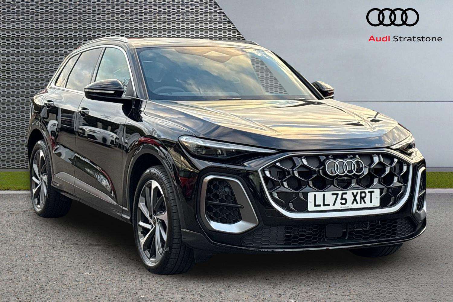 Main listing image - Audi Q5