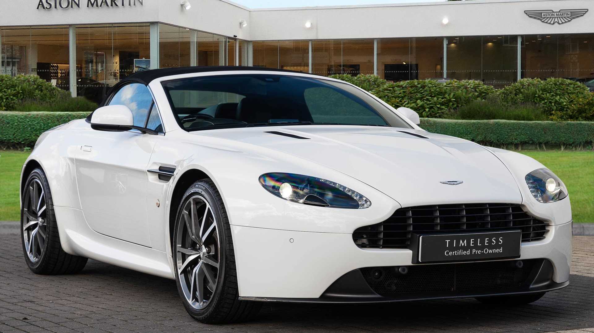 Main listing image - Aston Martin Vantage