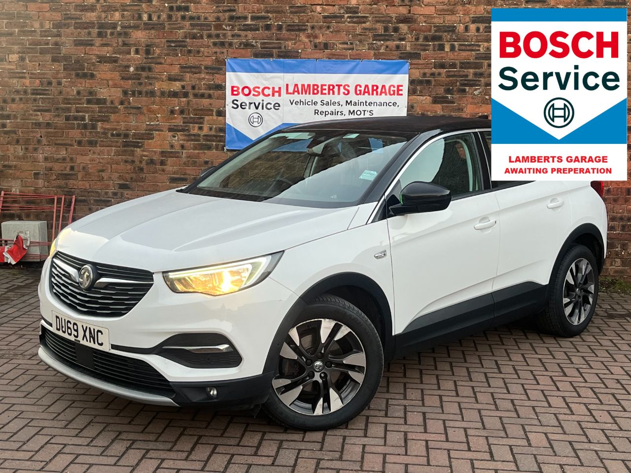 Main listing image - Vauxhall Grandland X