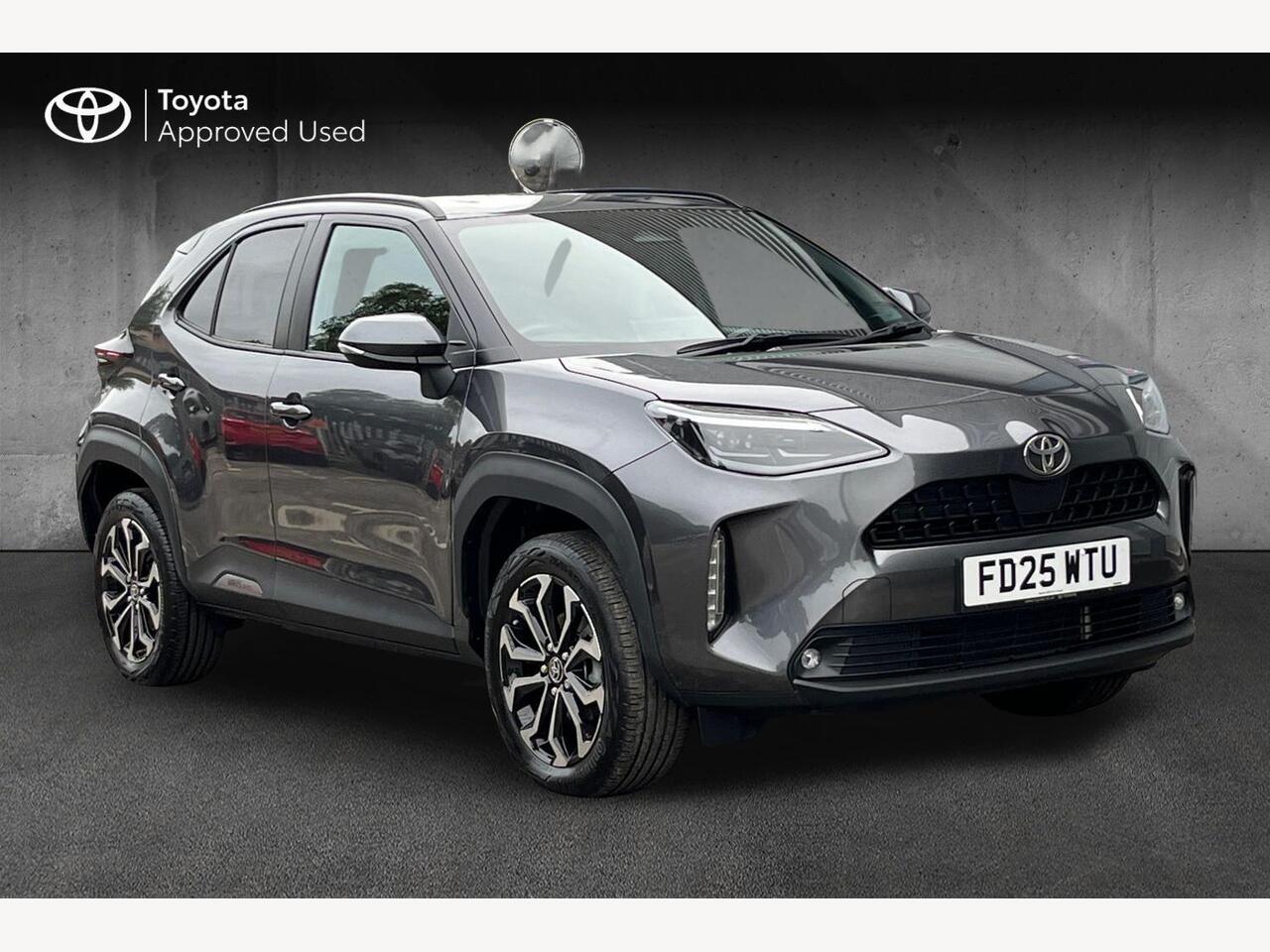 Main listing image - Toyota Yaris Cross