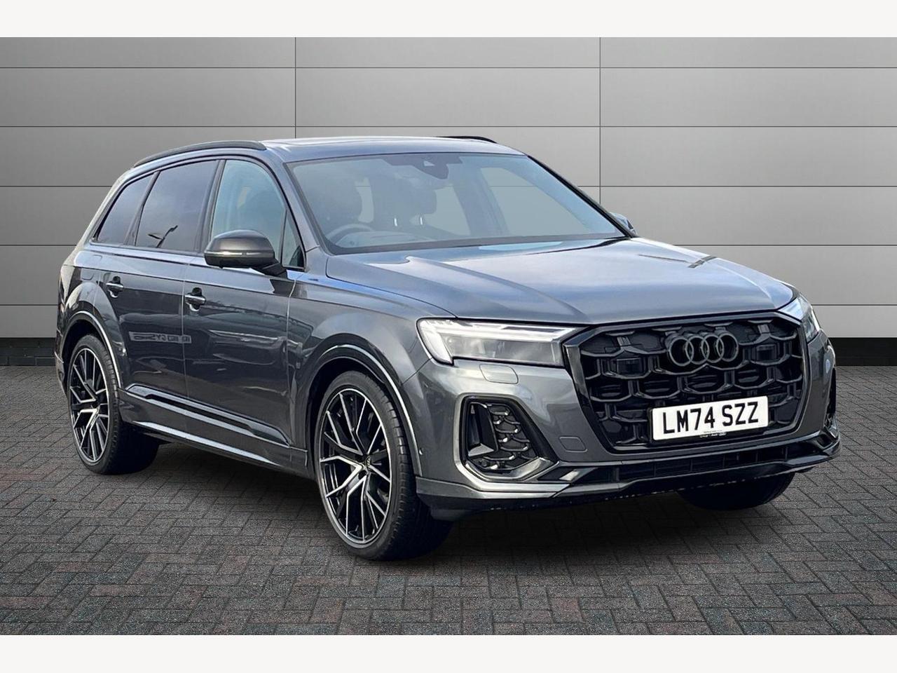 Main listing image - Audi Q7