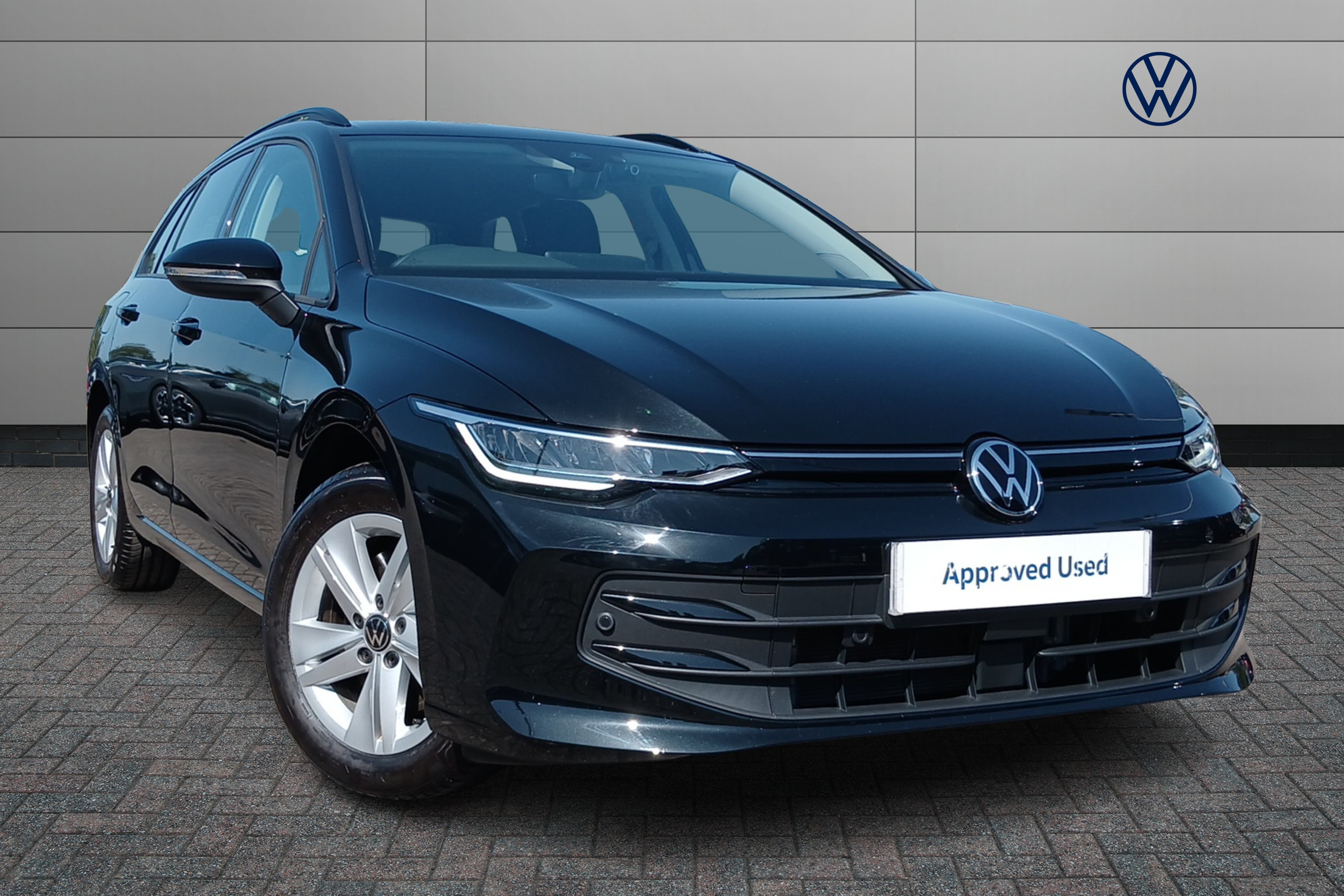 Main listing image - Volkswagen Golf Estate