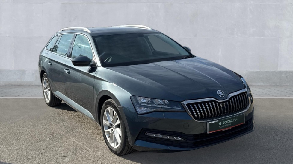 Main listing image - Skoda Superb Estate