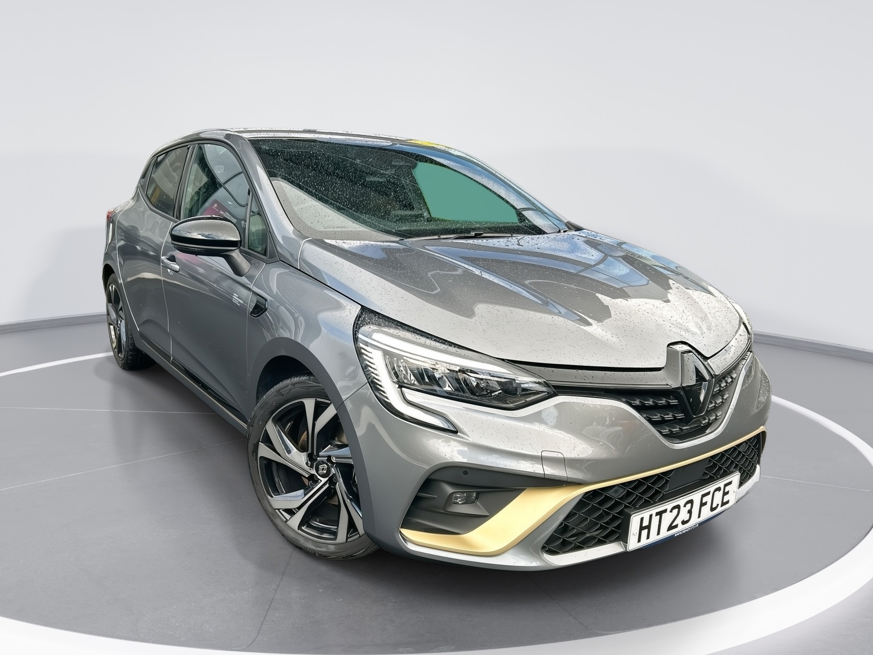 Main listing image - Renault Clio